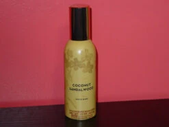 BATH & BODY WORKS HOME CONCENTRATED ROOM SPRAY 1.5 OZ. HOLIDAY,VANILL