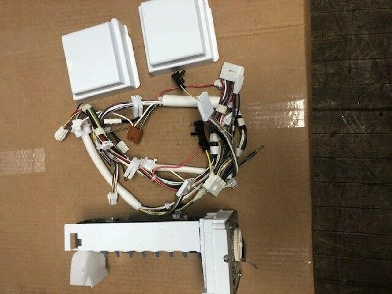 W10882923 ICEMAKER, OEM WHIRLPOOL, MAYTAG